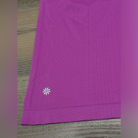 Brand new - tags on- Athleta - In Seam Criss Cross Tank - Picture 5 of 7